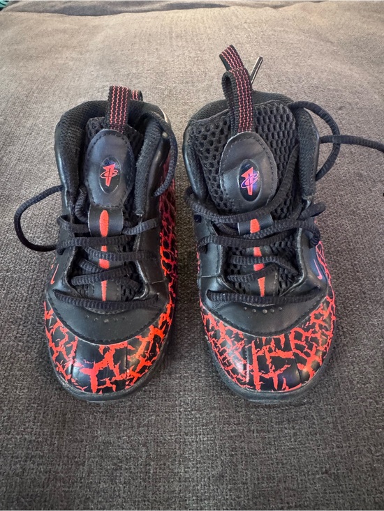 Nike Other - Nike Kids Black & Red Patterned Athletic Sneakers